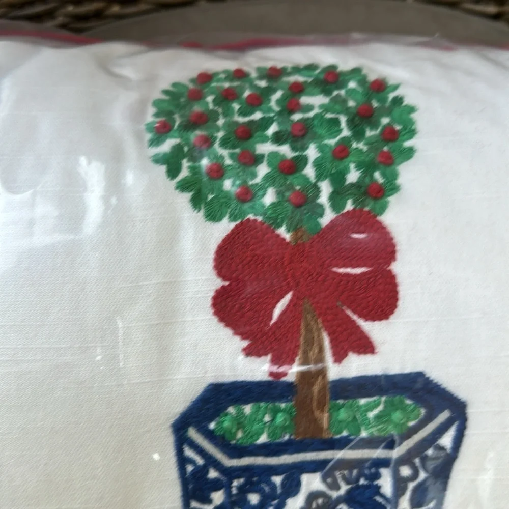 Southern Living Holiday Collection Embroidered Trees Pillow NWT 🎄